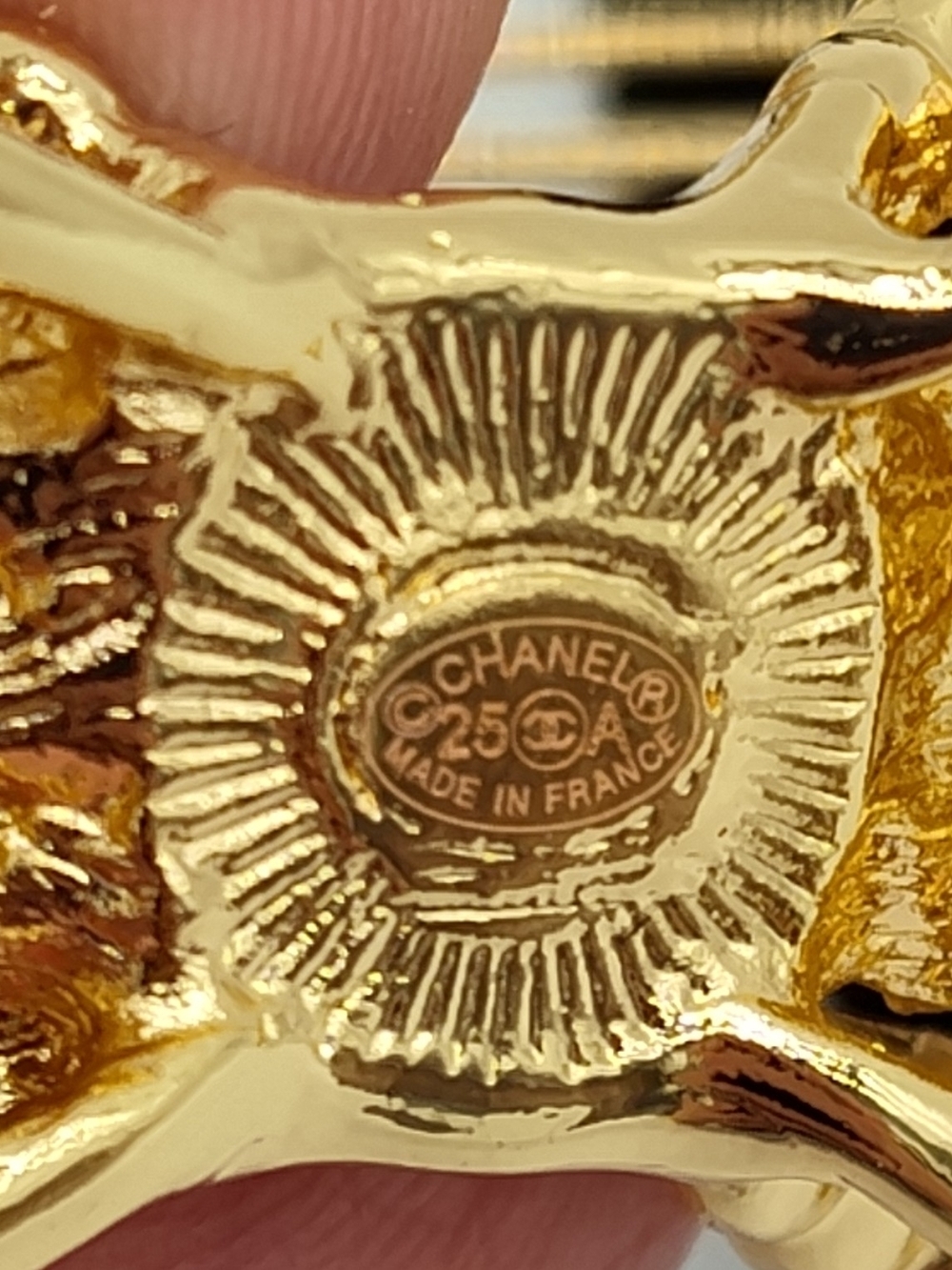 CHANEL CC Pearl Crystal Bow Barrettes Pair Gold Hair Clips 25A France - Picture 5 of 8